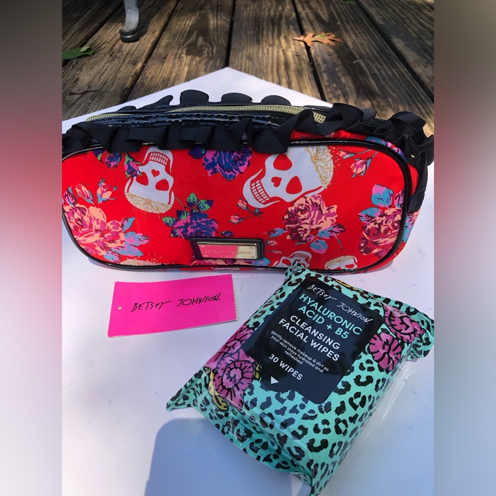 Betsey Johnson Ruffle Red Skull Highness Roses Makeup Cosmetic Bag & Wipes
